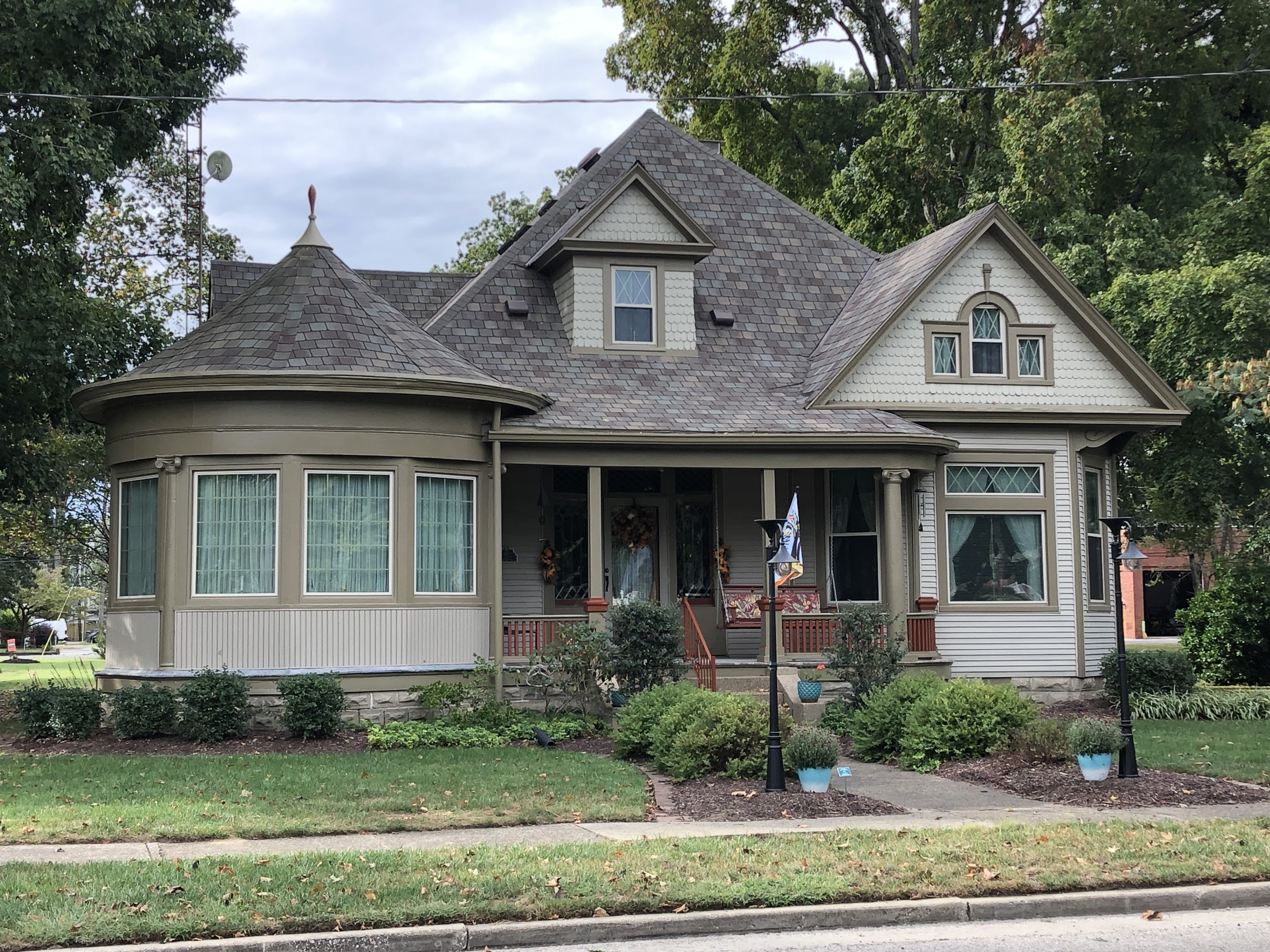 Historic home exterior repaint